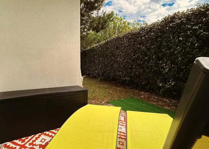 Escapade Gujanaise Jardin Et A Portee غوجان-ميستراس